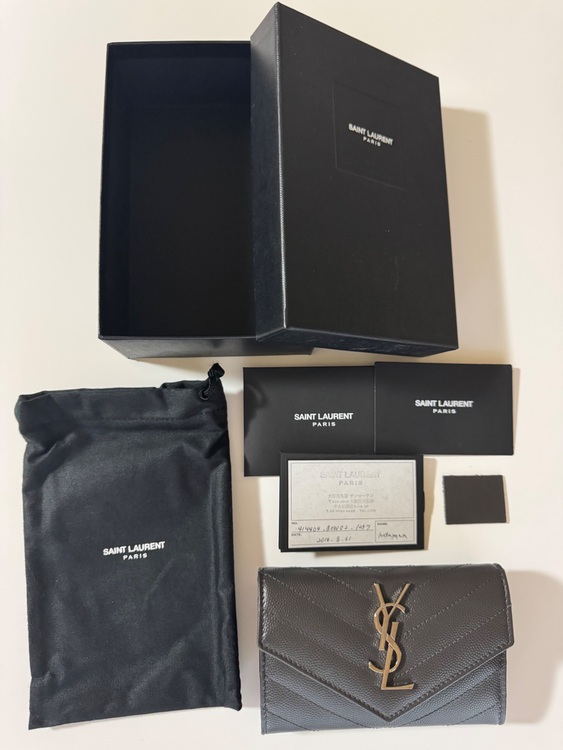 イブサンローラン  （ブランドバッグ）の商品画像 - 査定依頼日：2025年6月19日 - 最高査定価格：42,000円