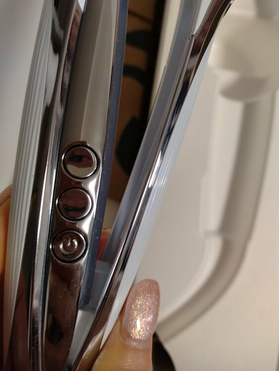 リファストレートアイロン、リファカールアイロン（コスメ・美容・健康器具）の商品画像 - 査定依頼日：2026年3月24日 - 最高査定価格：13,000円