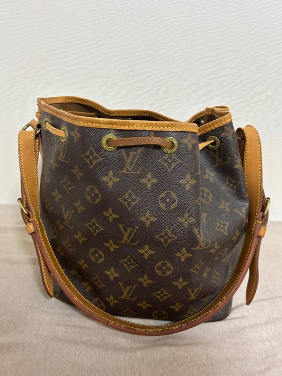 ルイヴィトン モノグラム （ブランドバッグ）の商品画像 - 査定依頼日：2025年8月28日 - 最高査定価格：30,000円