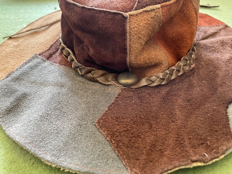 ヴィンテージ　アメリカ製　カーボーイハット（古着・ファッション）の商品画像 - 査定依頼日：2025年9月21日 - 最高査定価格：2,000円