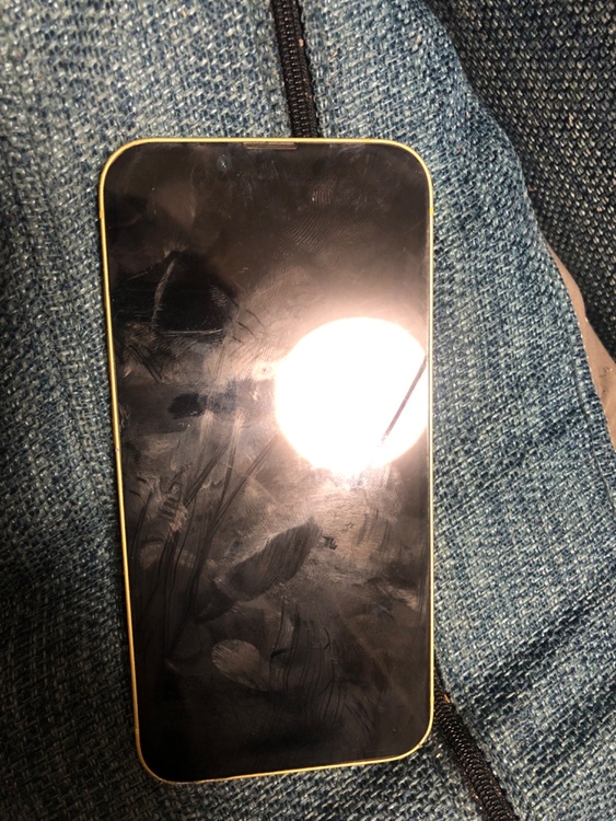 iPhone iPhone 14 128GB SIMフリー（スマホ）の商品画像 - 査定依頼日：2026年10月20日 - 最高査定価格：27,000円