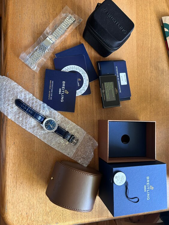 ブライトリング ナビタイマー A165C-1（高級時計）の商品画像 - 査定依頼日：2025年1月20日 - 最高査定価格：400,000円