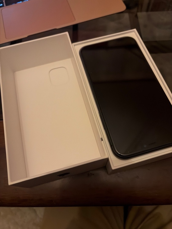 iPhone11 64GB SIMフリー（スマホ）の商品画像 - 査定依頼日：2026年4月16日 - 最高査定価格：19,000円