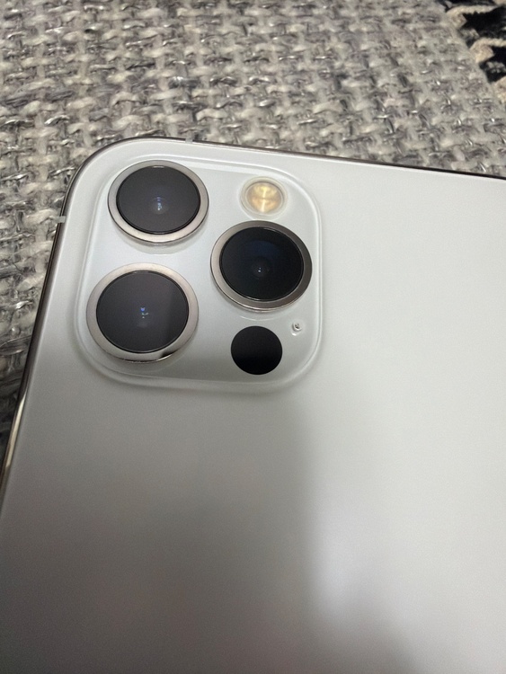 iPhone 12 Pro 128GB docomo（スマホ）の商品画像 - 査定依頼日：2026年1月24日 - 最高査定価格：28,000円