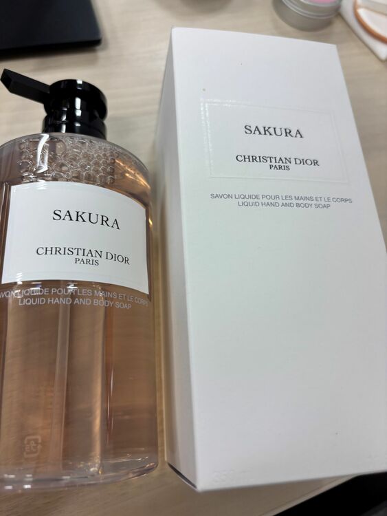 メゾンクリスチャンディオールサクラリキッドソープ350ml（コスメ・美容・健康器具）の商品画像 - 査定依頼日：2025年9月4日 - 最高査定価格：5,500円