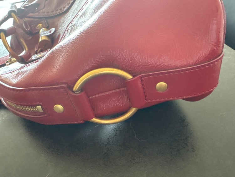 イブサンローラン  （ブランドバッグ）の商品画像 - 査定依頼日：2025年6月5日 - 最高査定価格：26,000円