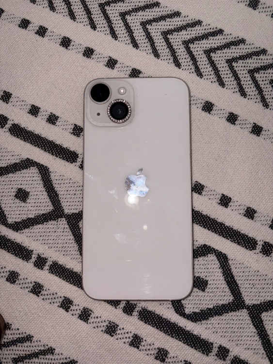 iPhone 14 128GB au（スマホ）の商品画像 - 査定依頼日：2026年3月15日 - 最高査定価格：39,000円