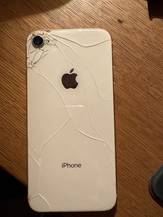 iPhone8 64GB SIMフリー（スマホ）の商品画像 - 査定依頼日：2026年1月24日 - 最高査定価格：4,000円