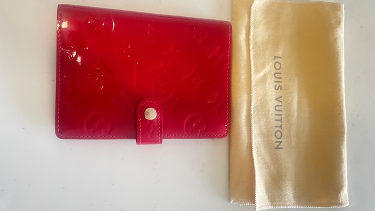 LOUIS VUITTON ヴェルニ 手帳カバー レッド（ブランド財布・小物）の商品画像 - 査定依頼日：2026年7月26日 - 最高査定価格：5,000円