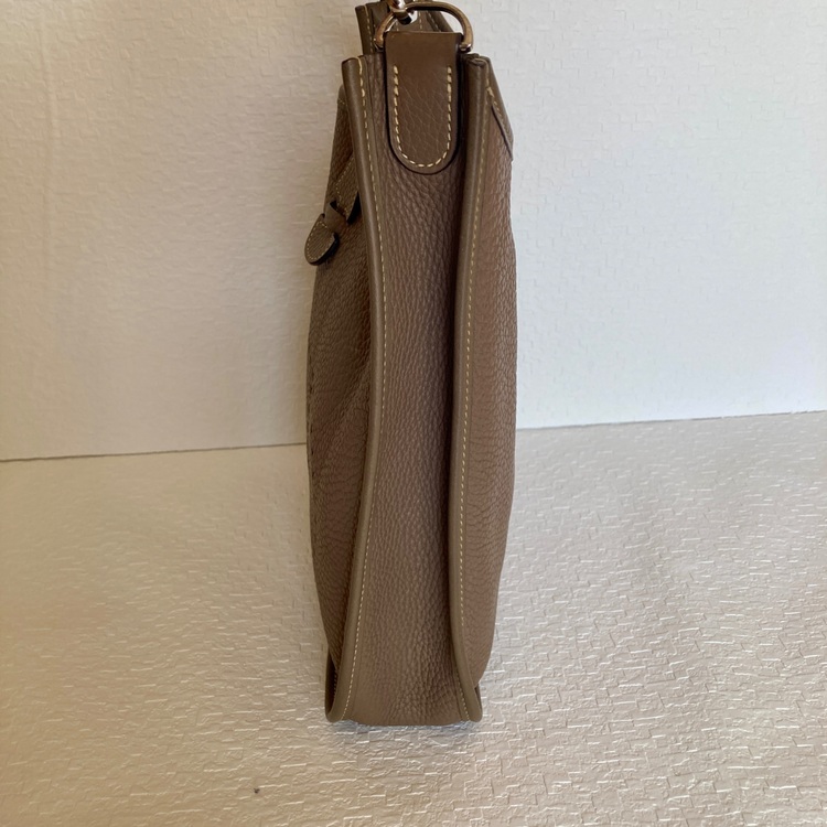 PM（ブランドバッグ）の商品画像 - 査定依頼日：2025年11月30日 - 最高査定価格：160,000円