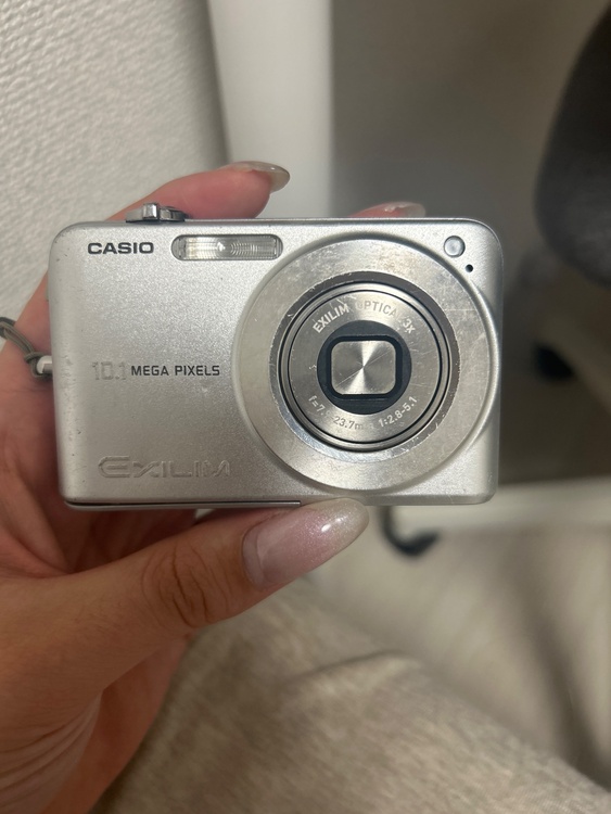 カシオ（カメラ）の商品画像 - 査定依頼日：2026年6月8日 - 最高査定価格：1,500円