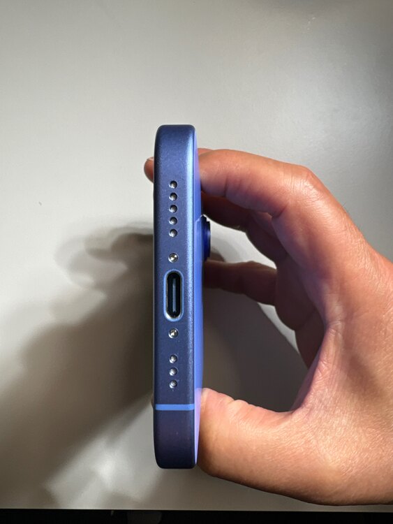 MYDU3J/A（スマホ）の商品画像 - 査定依頼日：2025年4月26日 - 最高査定価格：72,000円