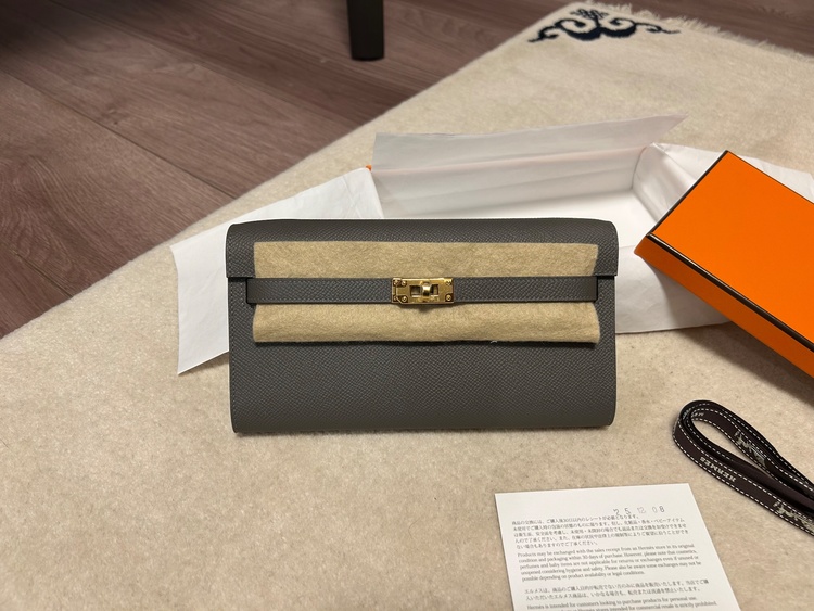 ケリー　TOGO（ブランドバッグ）の商品画像 - 査定依頼日：2025年12月8日 - 最高査定価格：830,000円