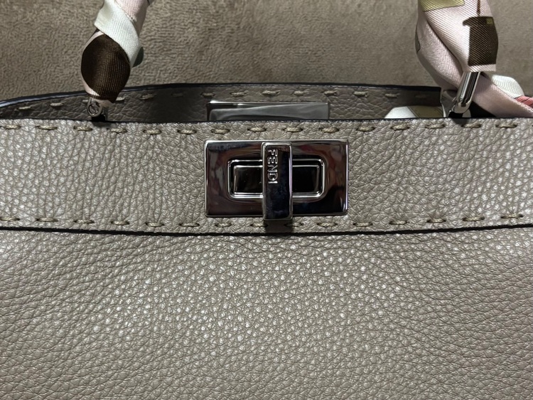 フェンディ  （ブランドバッグ）の商品画像 - 査定依頼日：2025年11月19日 - 最高査定価格：250,000円