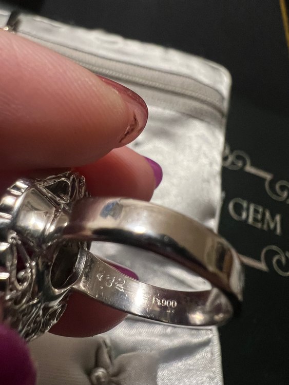 ルビーリング（宝石）の商品画像 - 査定依頼日：2023年10月28日 - 最高査定価格：1,000,000円