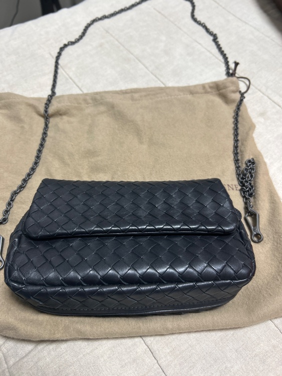 BOTTEGA VENETA (ボッテガヴェネタ) ミニショルダーバッグ（ブランドバッグ）の商品画像 - 査定依頼日：2026年7月17日 - 最高査定価格：93,000円