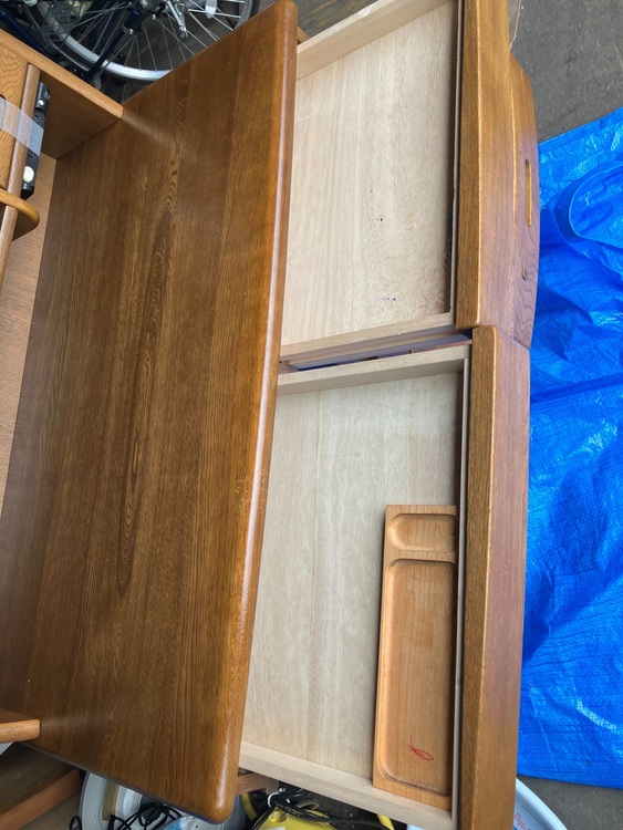 学習机（家具・寝具）の商品画像 - 査定依頼日：2025年8月29日 - 最高査定価格：5,000円