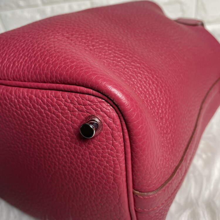 エルメス ピコタンロックＰＭ トリヨンクレマンス ルビー T刻印（ブランドバッグ）の商品画像 - 査定依頼日：2025年1月7日 - 最高査定価格：230,000円