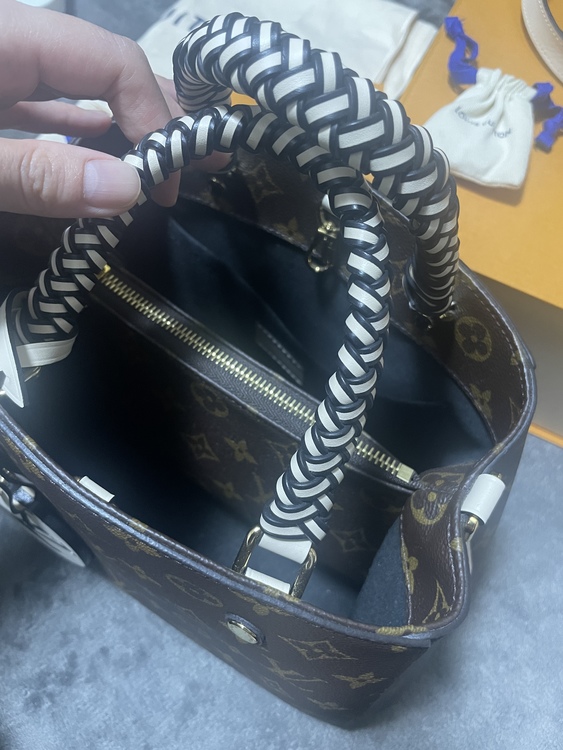 モンテーニュBB（ブランドバッグ）の商品画像 - 査定依頼日：2022年5月22日 - 最高査定価格：240,000円