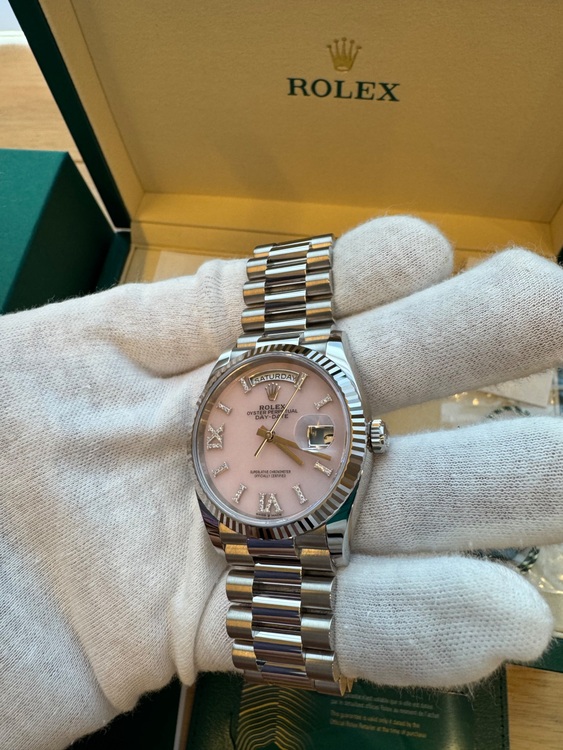 デイデイト36  128239 ピンクオパール（高級時計）の商品画像 - 査定依頼日：2025年8月2日 - 最高査定価格：7,100,000円