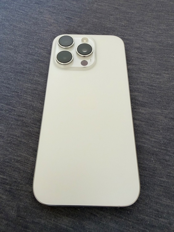 iPhone iPhone 16 Pro 256GB SIMフリー（スマホ）の商品画像 - 査定依頼日：2026年10月9日 - 最高査定価格：121,000円