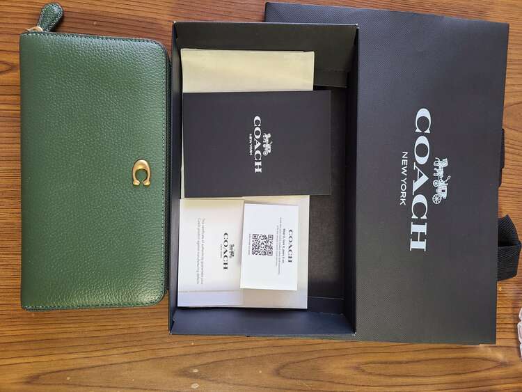 CR548（ブランド財布・小物）の商品画像 - 査定依頼日：2025年5月8日 - 最高査定価格：1,500円