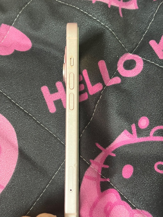 iPhone iPhone 15 128GB Softbank（スマホ）の商品画像 - 査定依頼日：2026年7月16日 - 最高査定価格：57,000円