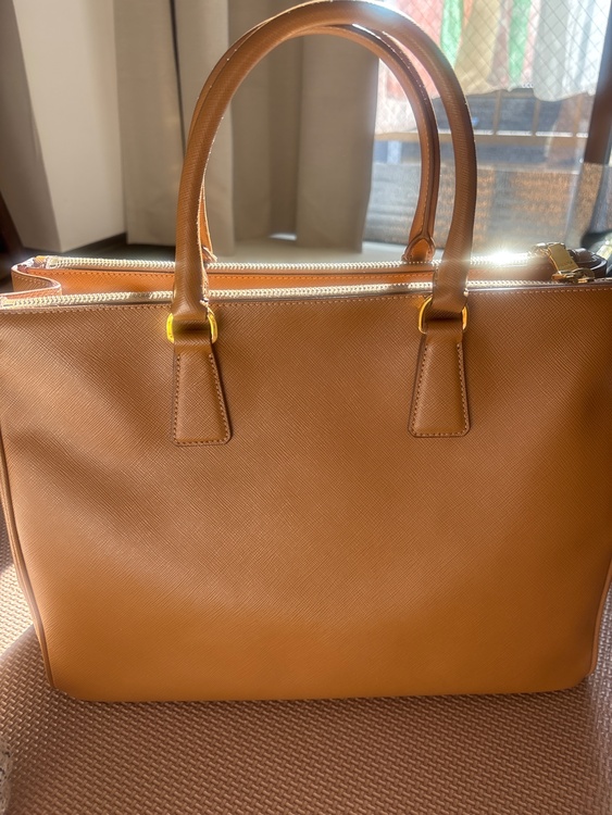 プラダガレリアトート（ブランドバッグ）の商品画像 - 査定依頼日：2026年2月3日 - 最高査定価格：40,000円