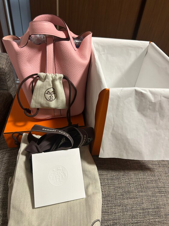 ピコタンロック18（ブランドバッグ）の商品画像 - 査定依頼日：2025年4月21日 - 最高査定価格：560,000円