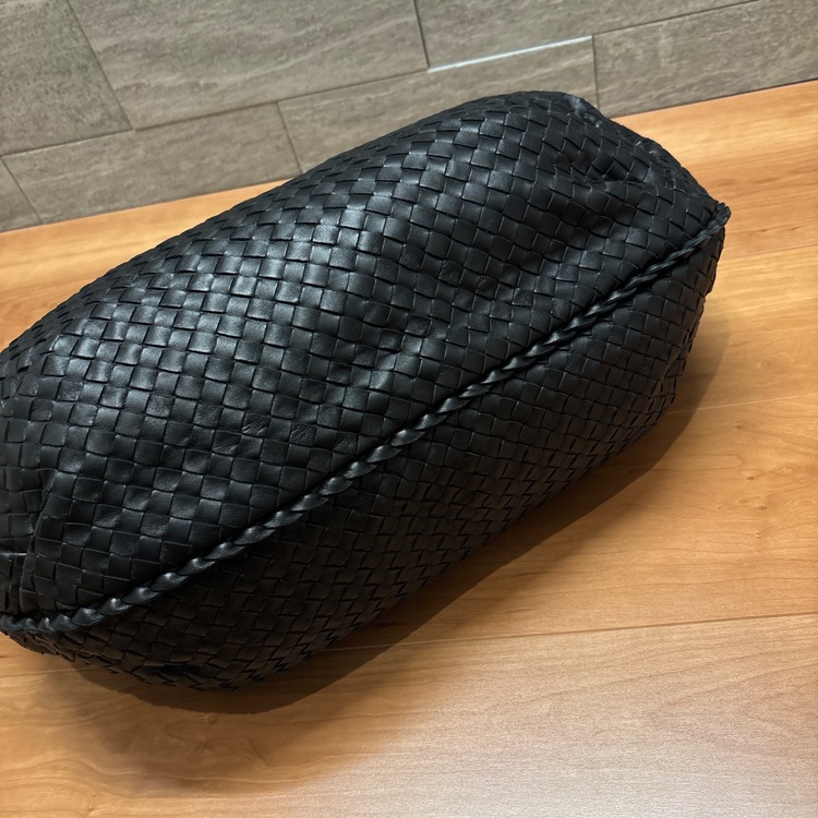 ボッテガヴェネタ　ハンドバッグ　イントレチャート（ブランドバッグ）の商品画像 - 査定依頼日：2026年4月6日 - 最高査定価格：160,000円