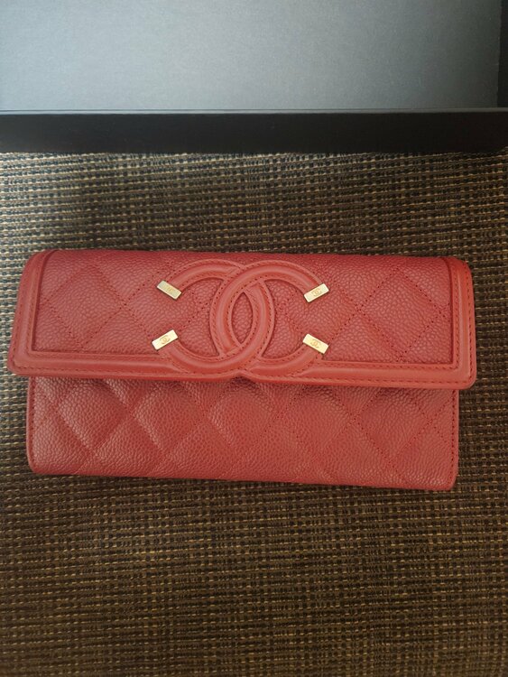 長財布（ブランド財布・小物）の商品画像 - 査定依頼日：2026年2月19日 - 最高査定価格：23,000円