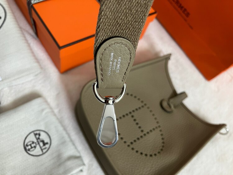 エルメス エブリン （ブランドバッグ）の商品画像 - 査定依頼日：2025年5月12日 - 最高査定価格：400,000円