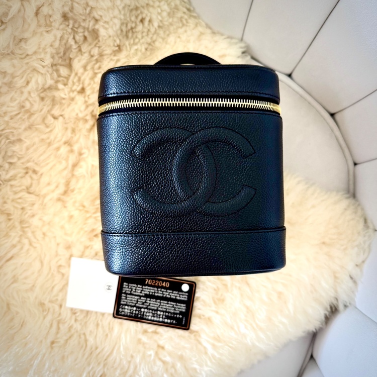 CHANEL バニティバッグ キャビアスキン ココマーク Gカード有（ブランドバッグ）の商品画像 - 査定依頼日：2026年5月13日 - 最高査定価格：125,000円