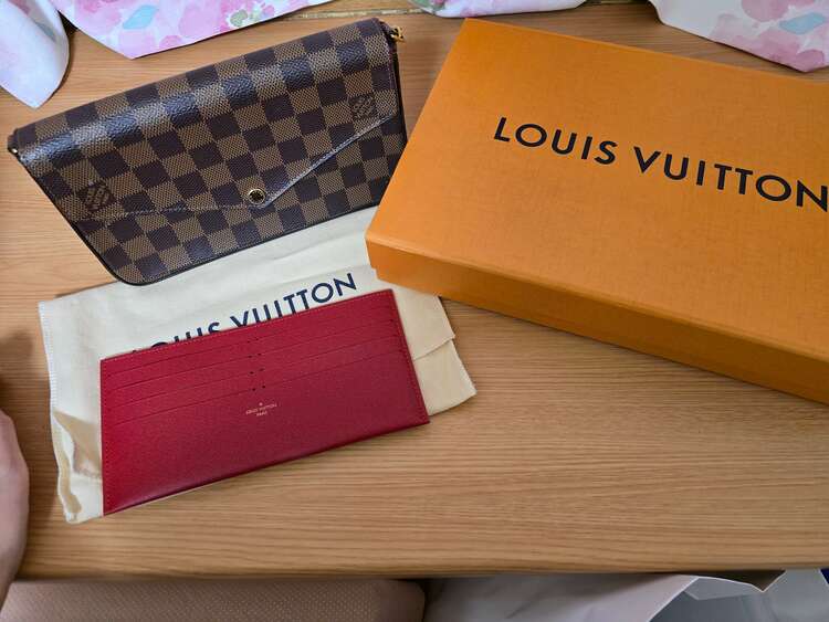 ポシェットフェリシー ダミエエベヌ（ブランドバッグ）の商品画像 - 査定依頼日：2025年1月4日 - 最高査定価格：120,000円