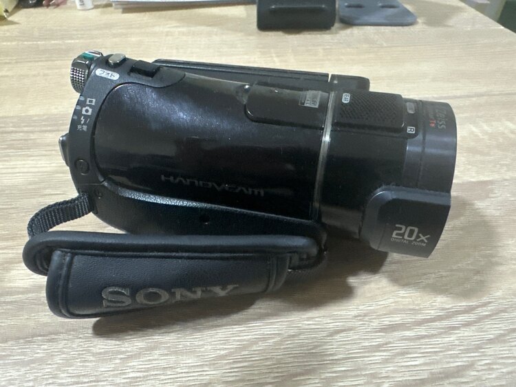 SONY HANDYCAM（カメラ）の商品画像 - 査定依頼日：2025年4月2日 - 最高査定価格：5,500円