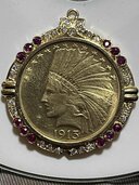 1913年 アメリカ インディアンヘッド 10ドル金貨 K18枠 ペンダントトップ（天然ダイヤモンド24石・天然ルビー12石付 / 総重量23.08g）（金・貴金属）の商品画像 - 査定依頼日：2026年9月28日 - 最高査定価格：473,000円