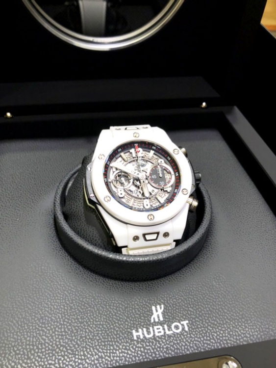 ビッグバンウニコ　411.HX.1170.RX（高級時計）の商品画像 - 査定依頼日：2025年9月18日 - 最高査定価格：1,400,000円