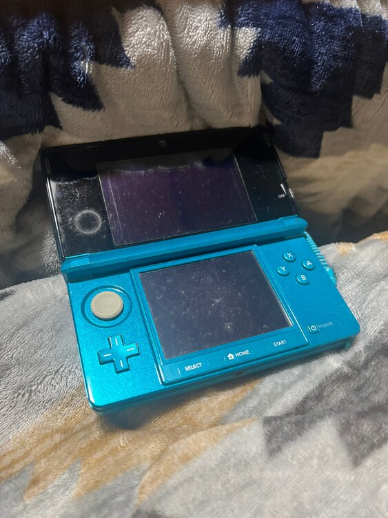 3DS（ゲーム機本体・ゲームソフト）の商品画像 - 査定依頼日：2023年12月31日 - 最高査定価格：5,000円