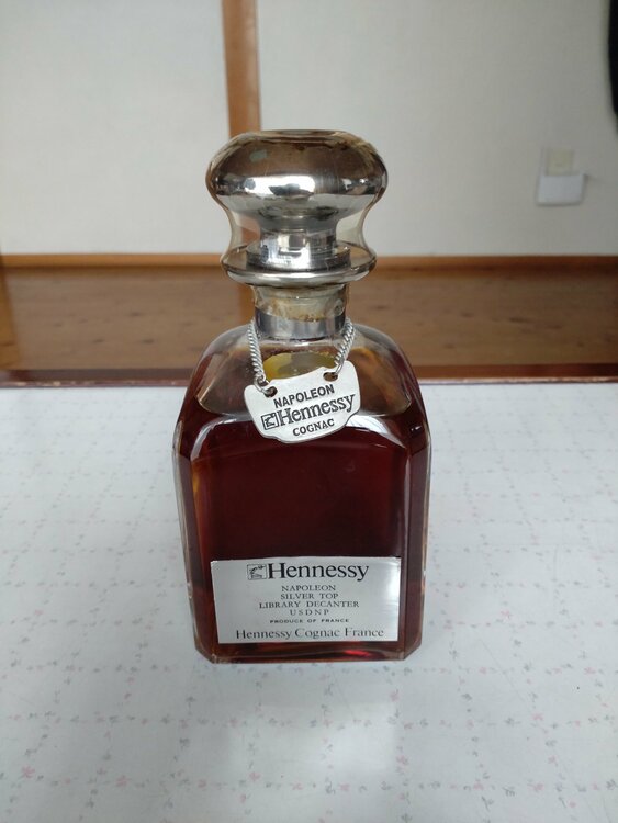 Hennessy NAPOLEON SILVER TOP（お酒）の商品画像 - 査定依頼日：2026年4月23日 - 最高査定価格：14,000円