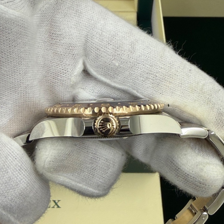 ROLEX GMTマスターⅡ 126711CHNR 2020 最新ギャラ　付属品完品（高級時計）の商品画像 - 査定依頼日：2026年8月26日 - 最高査定価格：2,950,000円