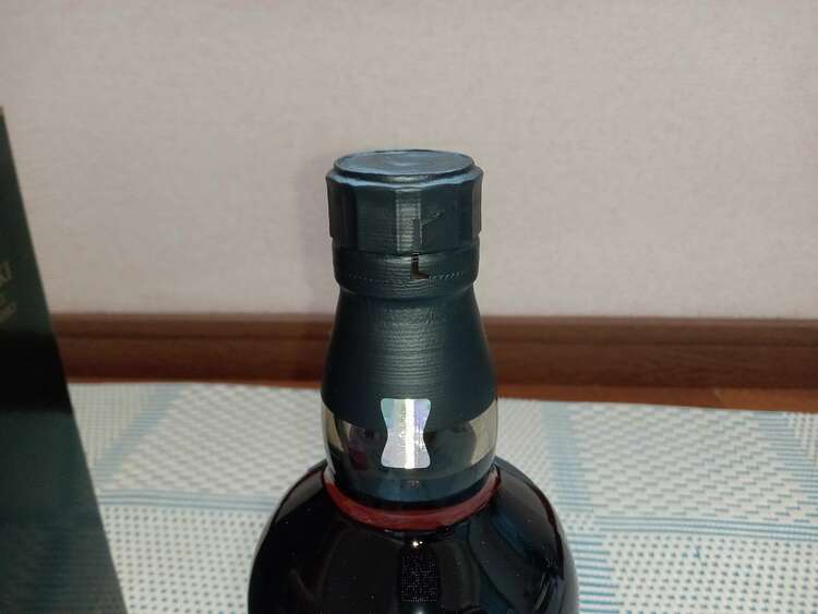 ウイスキー サントリー山崎 （お酒）の商品画像 - 査定依頼日：2025年4月26日 - 最高査定価格：85,000円