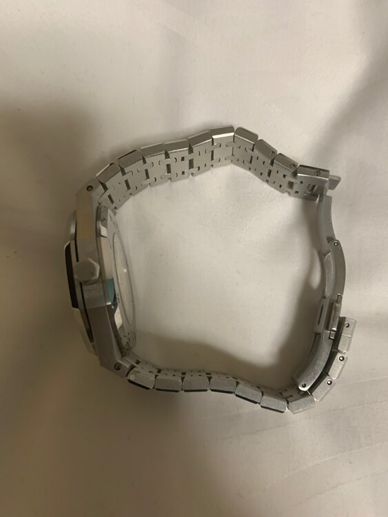 オーデマピゲ ロイヤルオーク （高級時計）の商品画像 - 査定依頼日：2025年4月11日 - 最高査定価格：4,200,000円