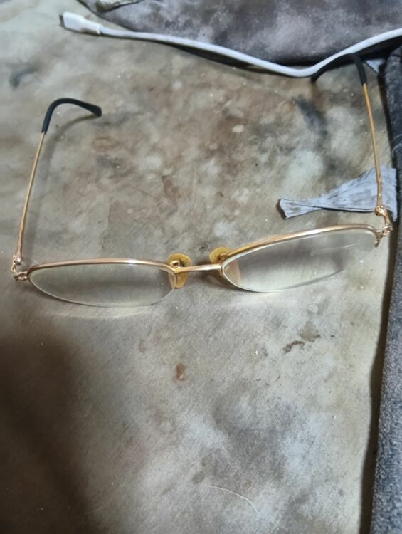 メガネフレーム（金・貴金属）の商品画像 - 査定依頼日：2025年11月1日 - 最高査定価格：400,000円
