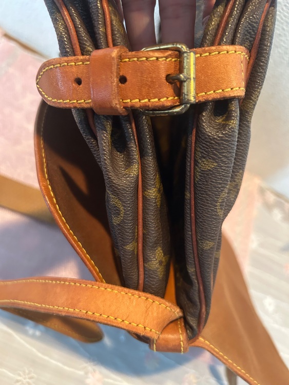 ソミュール30（ブランドバッグ）の商品画像 - 査定依頼日：2025年11月4日 - 最高査定価格：75,000円