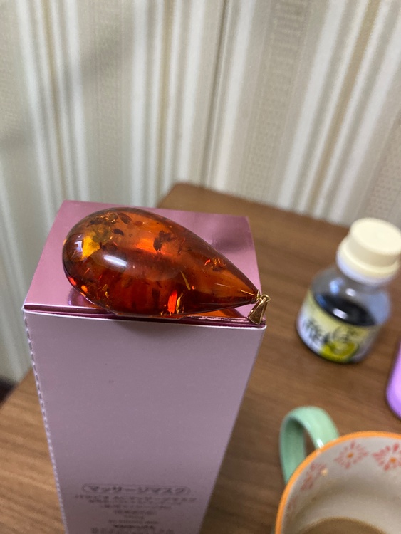 琥珀石（金・貴金属）の商品画像 - 査定依頼日：2026年5月10日 - 最高査定価格：100,000円