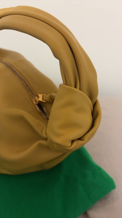 ダブルノット（ブランドバッグ）の商品画像 - 査定依頼日：2025年7月10日 - 最高査定価格：74,000円