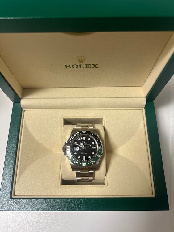 ロレックス GMTマスター （高級時計）の商品画像 - 査定依頼日：2025年1月5日 - 最高査定価格：2,800,000円