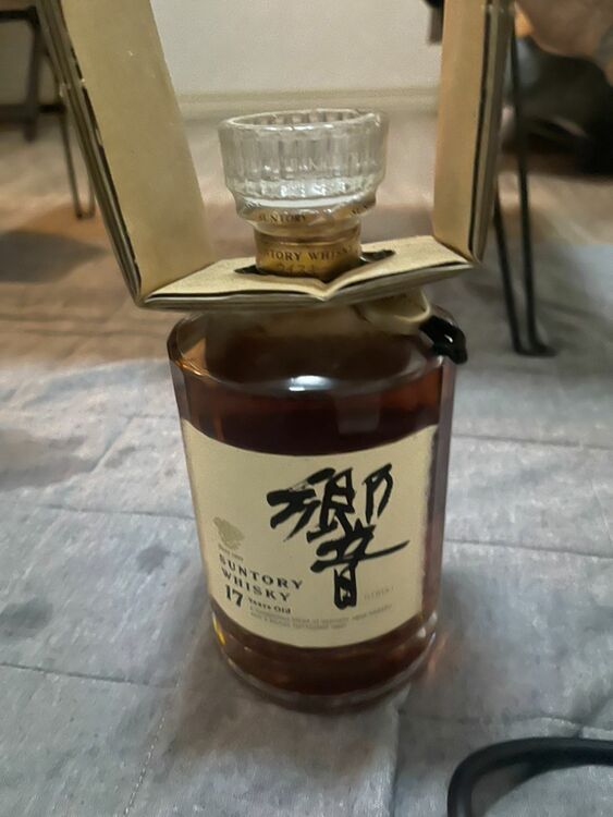 ウイスキー サントリー響 （お酒）の商品画像 - 査定依頼日：2025年11月14日 - 最高査定価格：37,000円