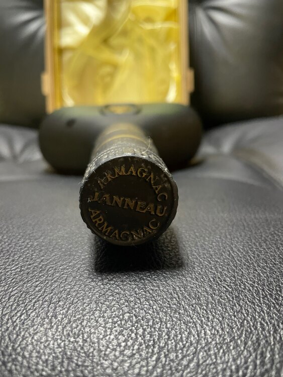 NAPOLEON（お酒）の商品画像 - 査定依頼日：2025年5月3日 - 最高査定価格：10円