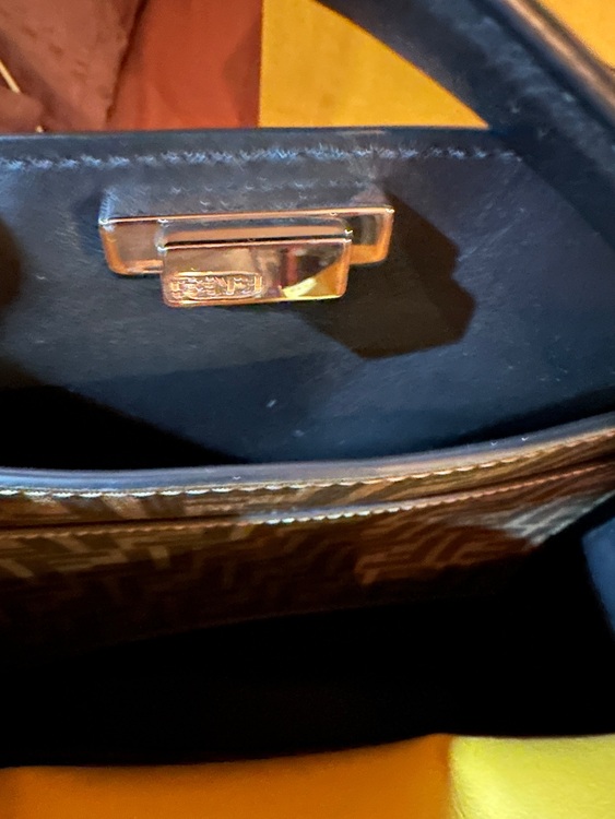 フェンディ  （ブランドバッグ）の商品画像 - 査定依頼日：2025年10月5日 - 最高査定価格：165,000円